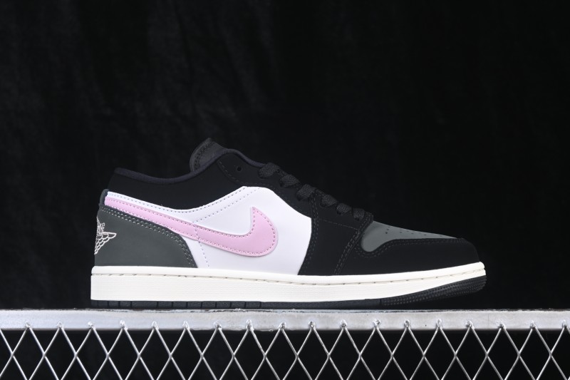 Nike Air Jordan 1 Low Retro Basketball Shoes with Classic Colorway and Premium Leather - II3788-003