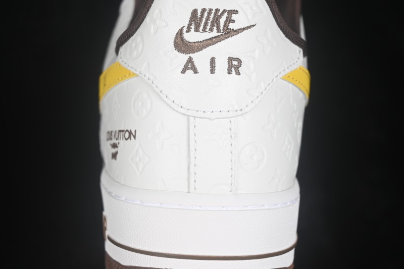 Nike Air Force 1 '07 Low Casual Skateboarding Shoes with Full-Length Air Cushion - WY0655-108