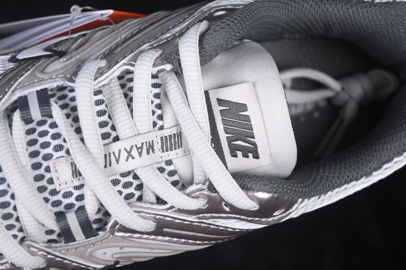 Nike Air Max Moto 2K Retro Running Shoes with Air Cushion - IO9279-008