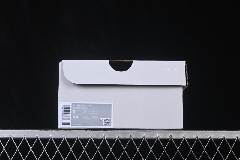 Nike Air Force 1 '07 Low Low-Top Casual Sneakers with Full-Length Air Cushion - IV4453-100