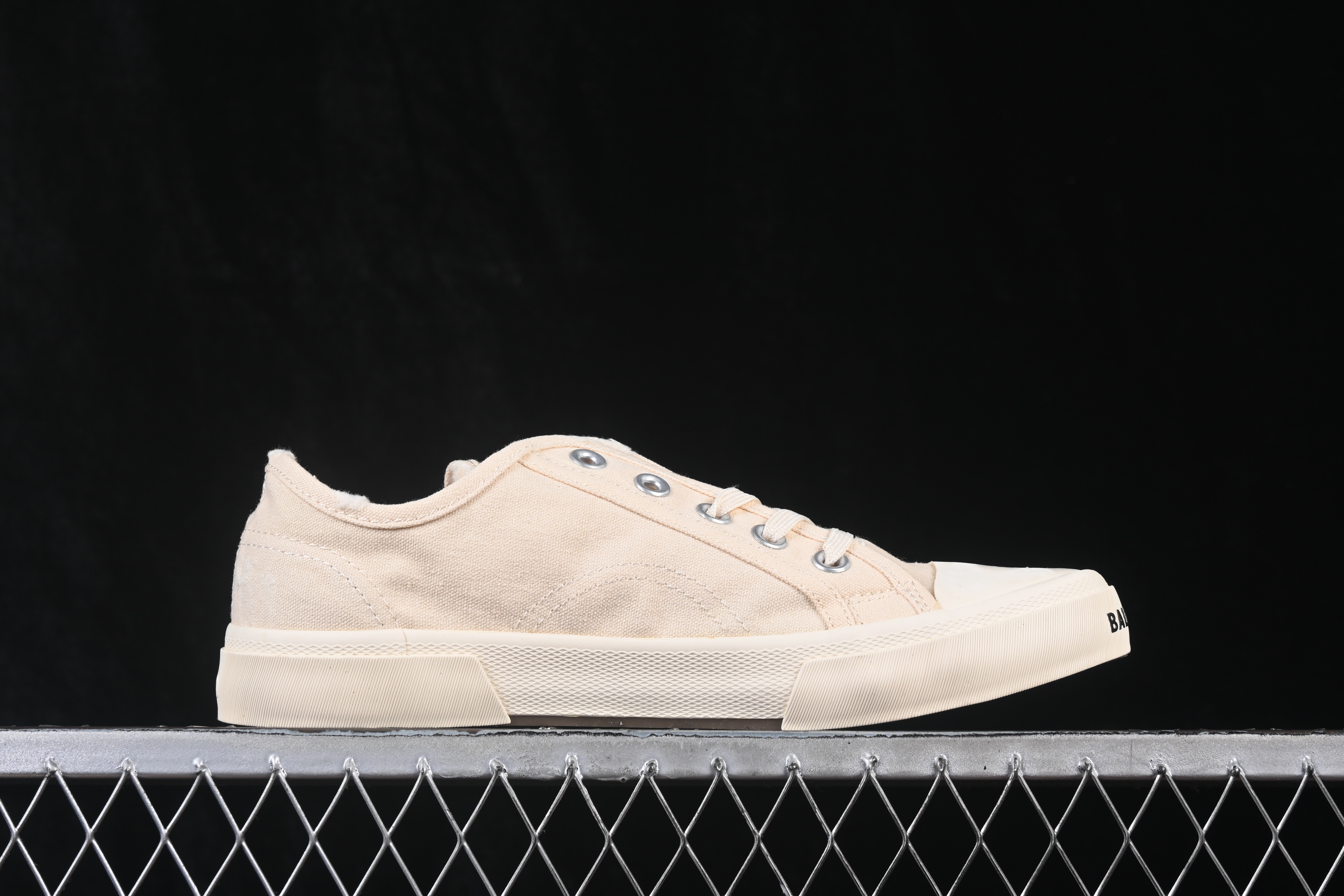Balenciaga Paris Low Top Lace-Up Distressed Casual Half-Slip Sneakers W3RC49092