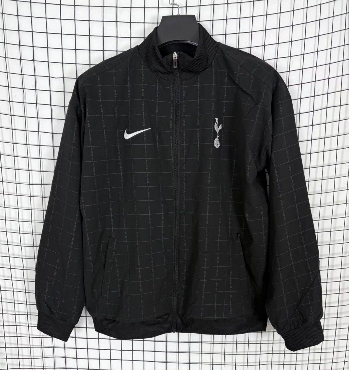 25/26 Tottenham Hotspur Black Grid Windbreaker